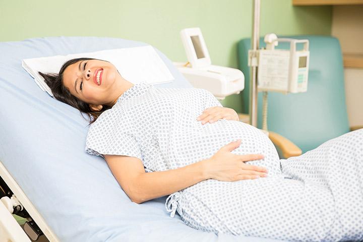 Signs of labor nausea