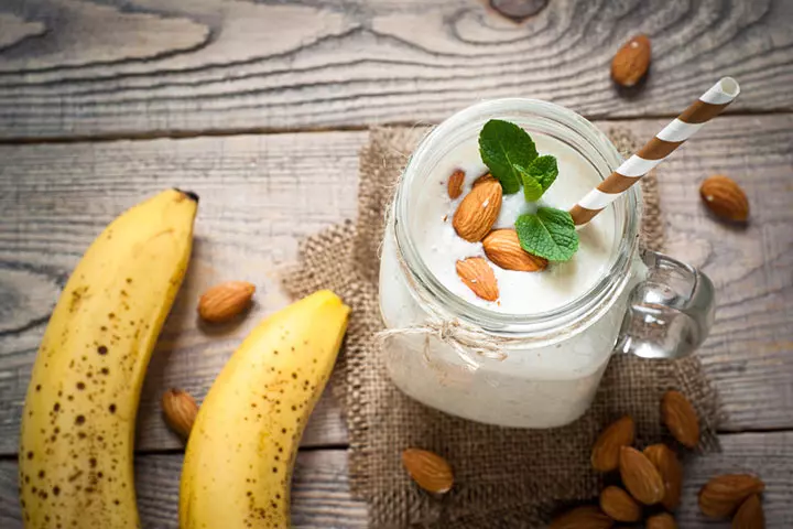 Almond smoothie