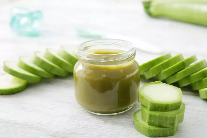 Pureed pear and cucumber for babies