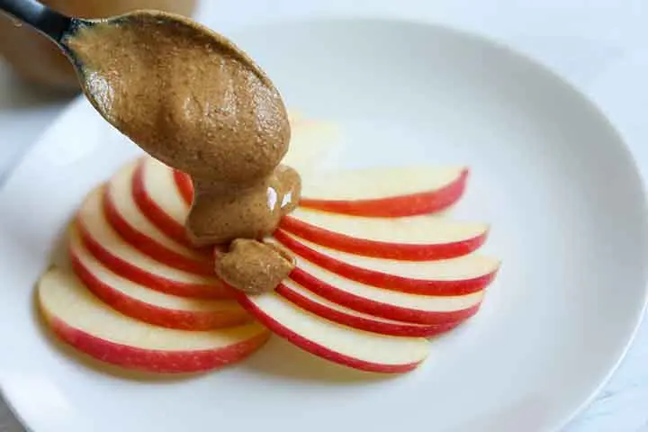 Peanut butter with apple slices