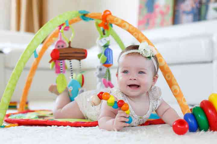 Playing with toys can encourage pincer grasp in babies