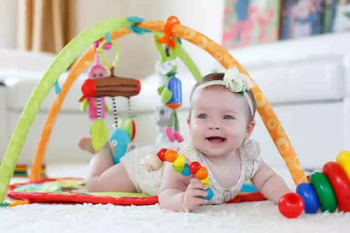 Playing with toys can encourage pincer grasp in babies