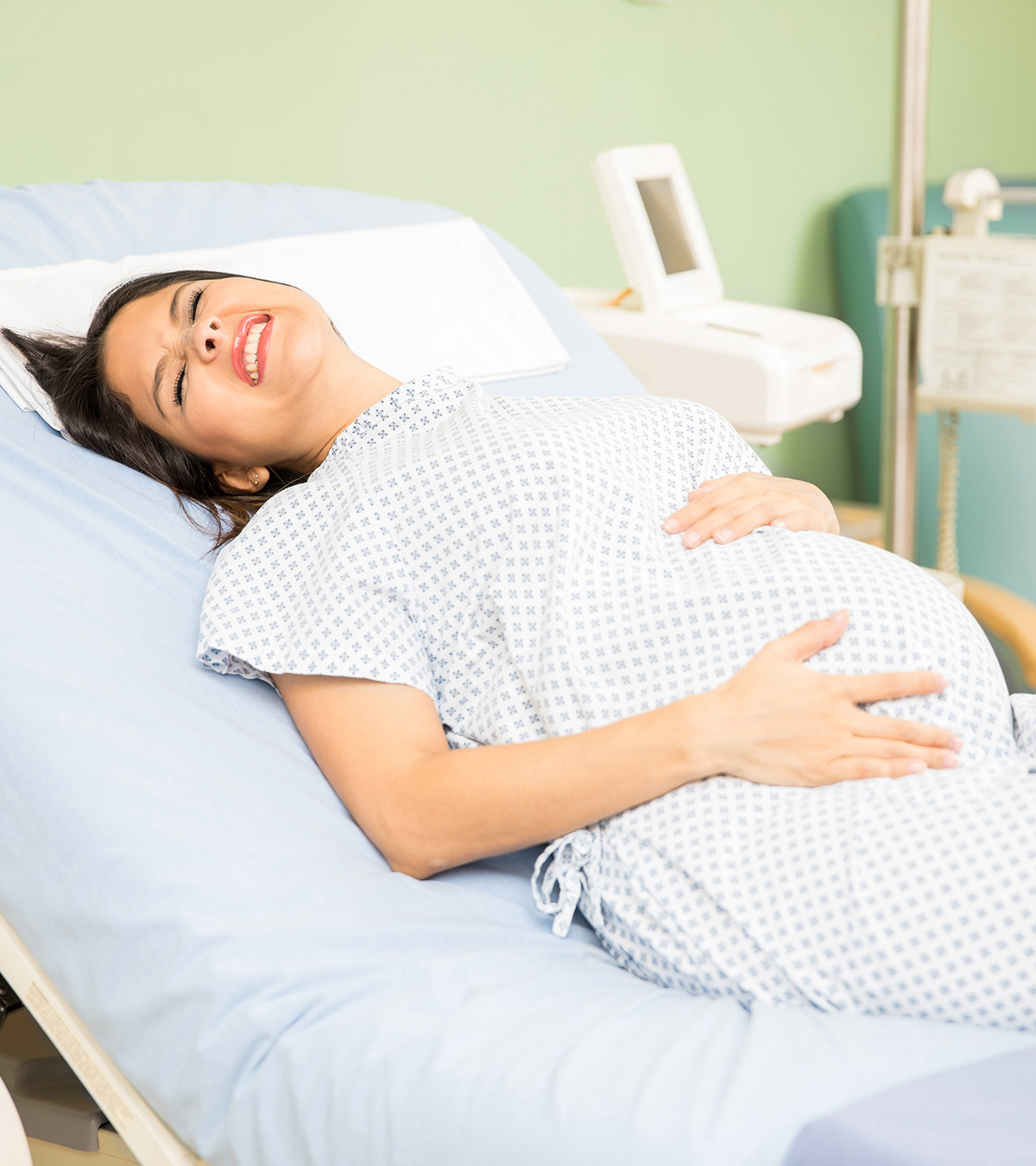7 Early Signs Of Labor Pain And When To Go To Hospital