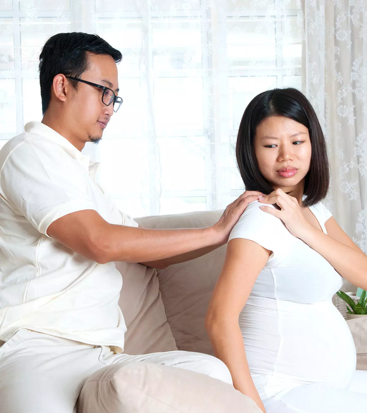 8-Tips-To-Deal-With-Shoulder-Pain-In-Pregnancy