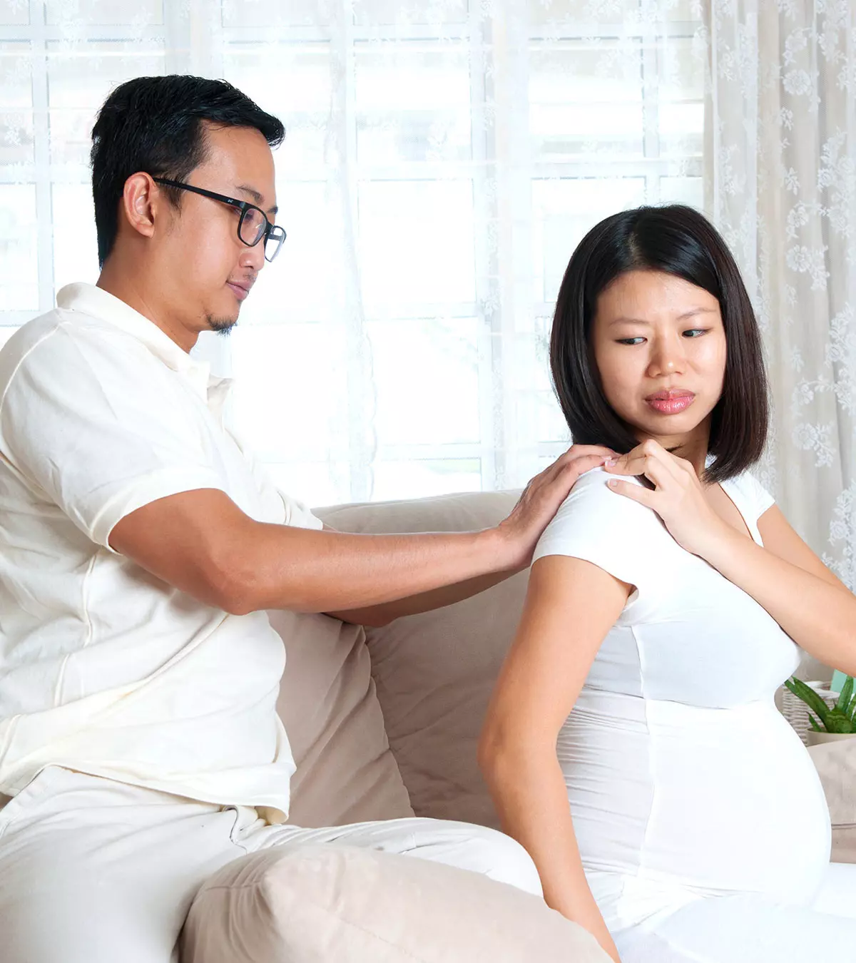 Pregnant women suffering from shoulder pain