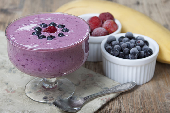 Banana and blueberry yogurt recipe for your baby