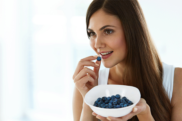 Blueberries are healthy for both the mother and her baby