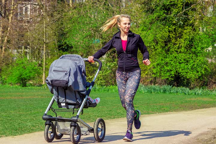 Cardio exercises with the baby's stroller