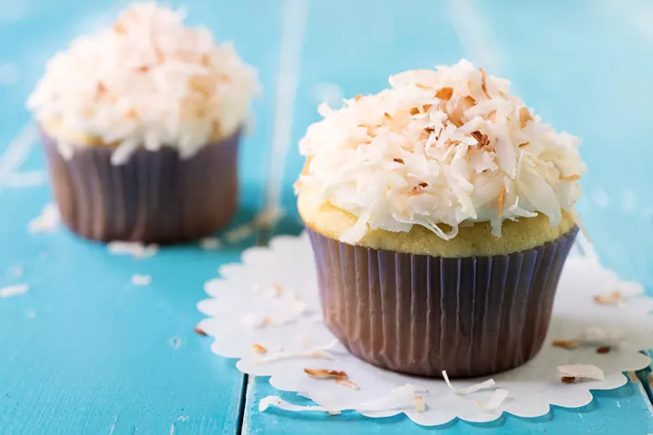 Tasty and healthy coconut cupcake recipe for kids with coconut milk