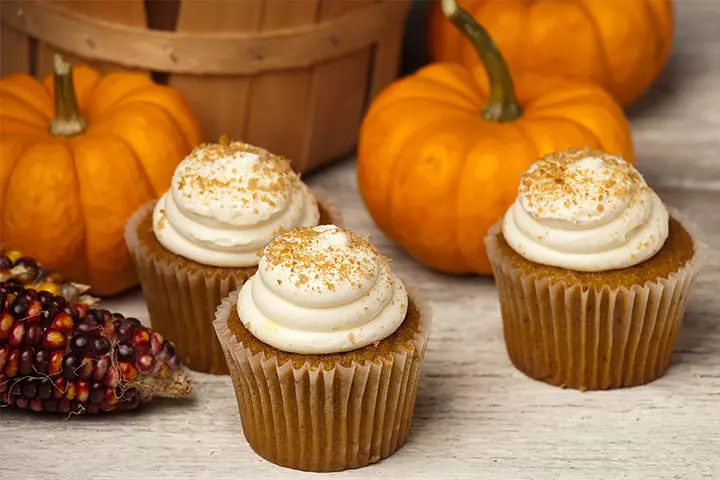 Pumpkin spiced cupcake recipe for kids for Halloween
