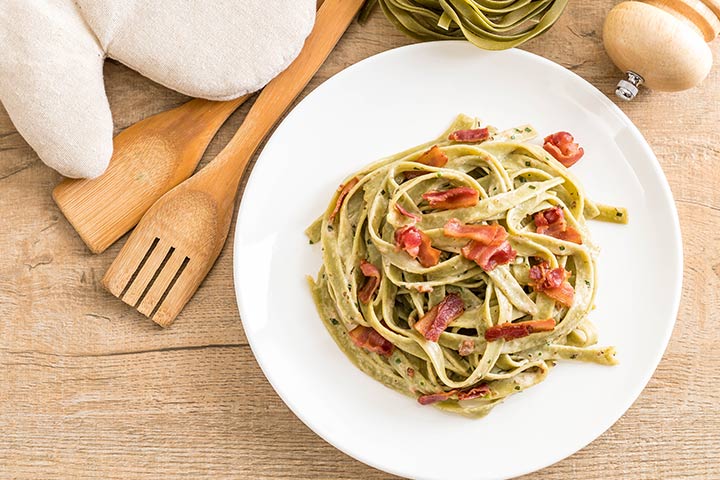 Bacon and spinach pasta during pregnancy