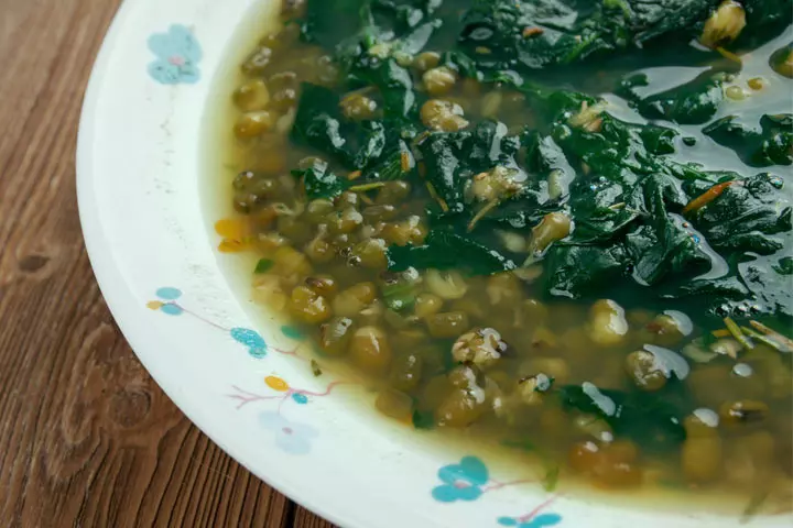 Split urad dal with spinach vegetarian recipe during pregnancy