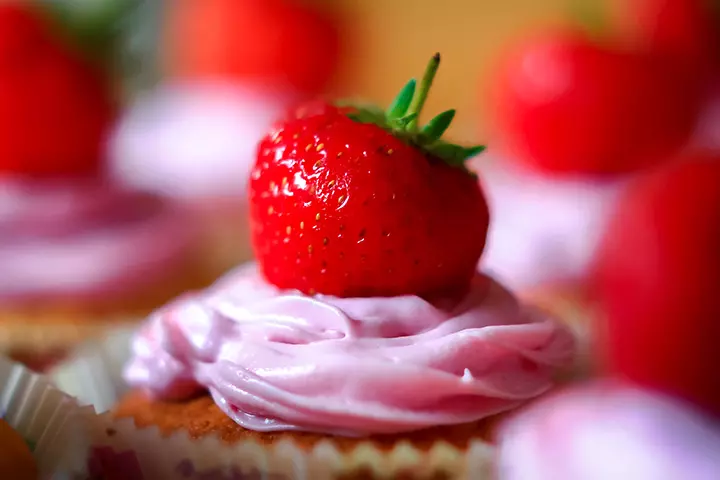 Healthy strawberry cupcake recipe for kids