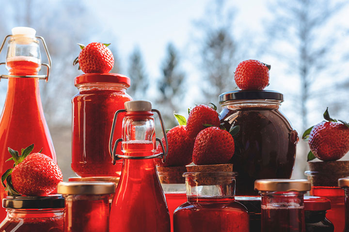 Strawberry during pregnancy can be consumed in different ways