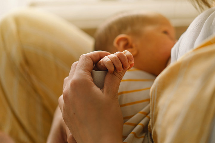 Breastfeeding during or after vaccination comforts the baby