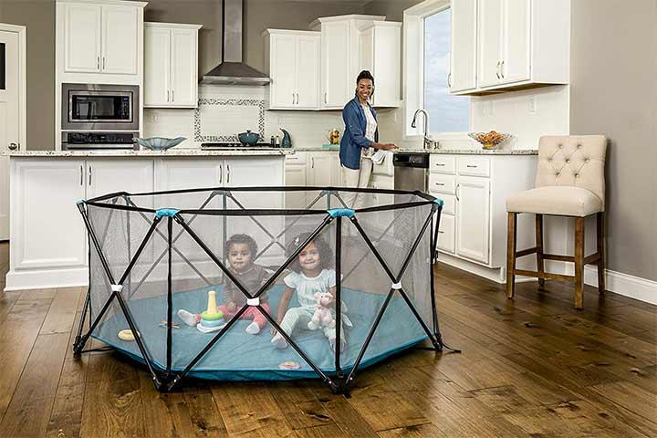 adjustable play yard
