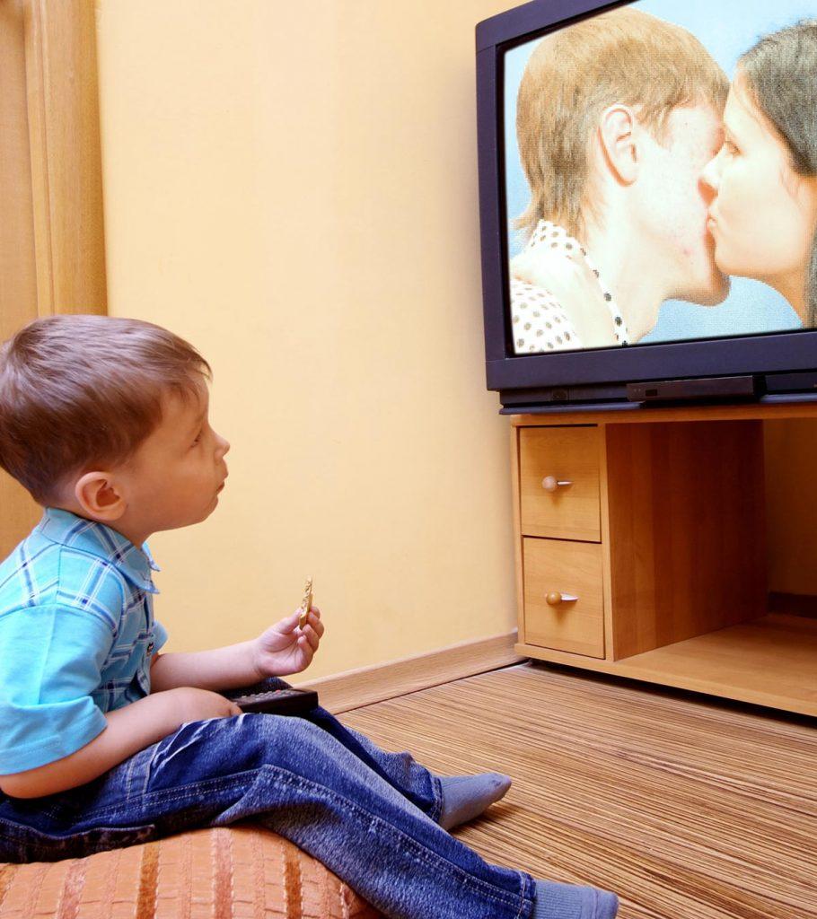 10 Serious Defects Watching Tv Toddlers