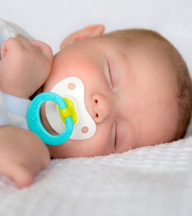 15 Best Pacifiers For Newborns And Infants, Nursing Expert Approved In 2023