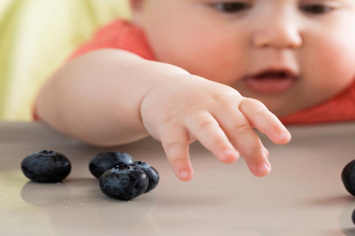 Introduce finger foods to children to inculcate healthy eating habits