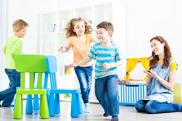 Musical chairs as gross motor activities for toddlers