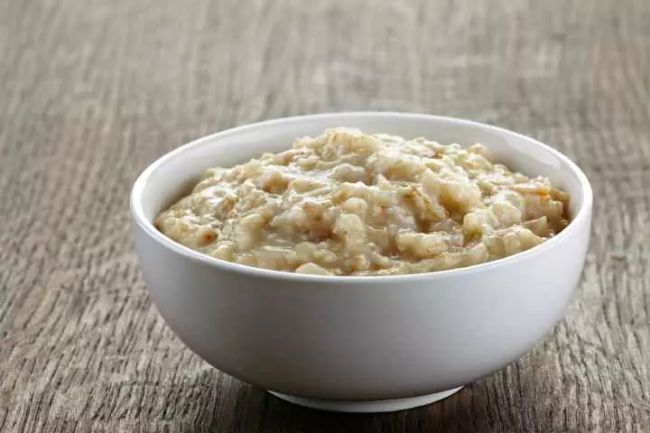 Oatmeal and Egg Porridge (10+ months)