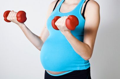 3个安全的手臂练习，您可以在怀孕期间进行