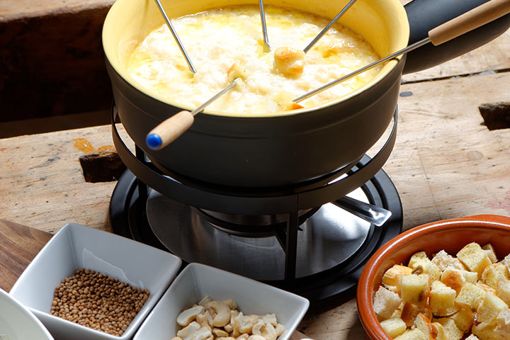 Classic Swiss cheese fondue recipe for kids