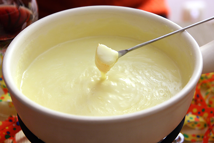 Creamy cheddar cheese fondue recipe for kids