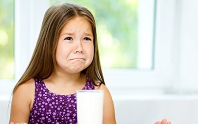 Milk Allergy In Children - Causes & Symptoms You Should Be Aware Of