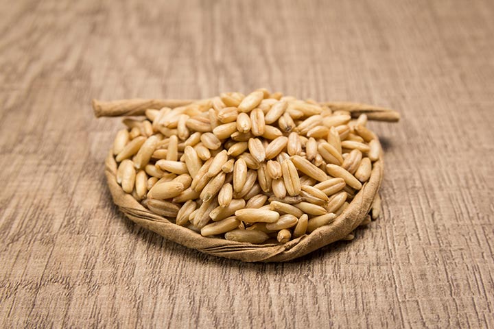 Dehulled whole oat grain