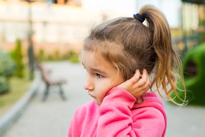 Garlic plays a vital role in curing earaches in kids.