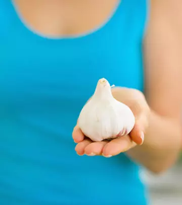 Is-It-Safe-To-Eat-Garlic-While-Breastfeeding