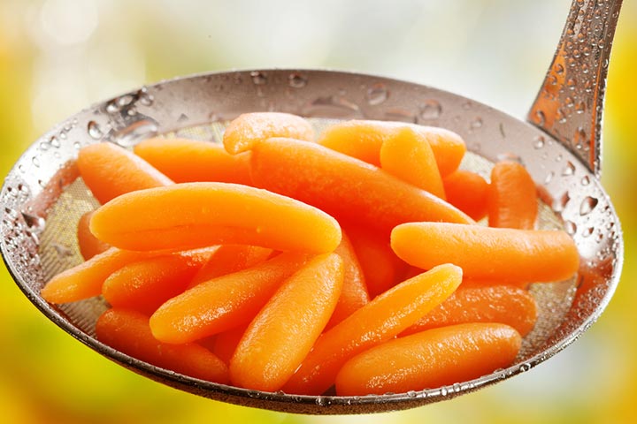 Steamed carrots are a safer first food choice for babies