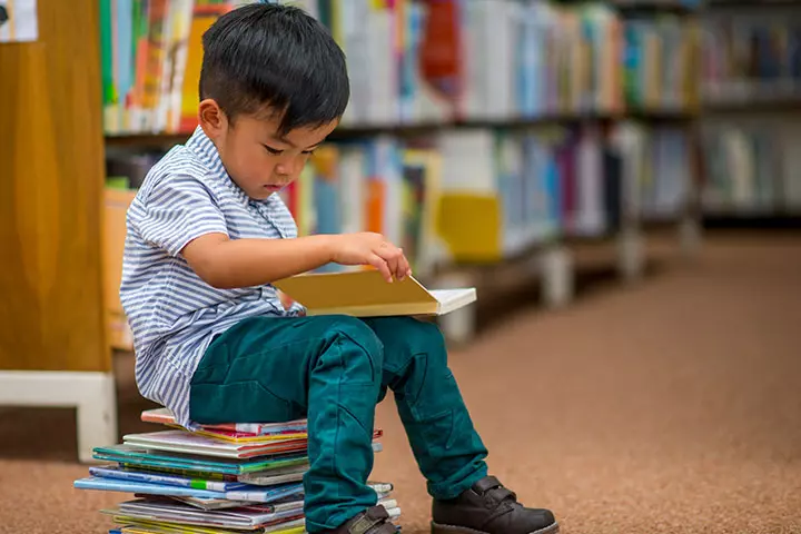 Book exploring activity for 4-year-olds