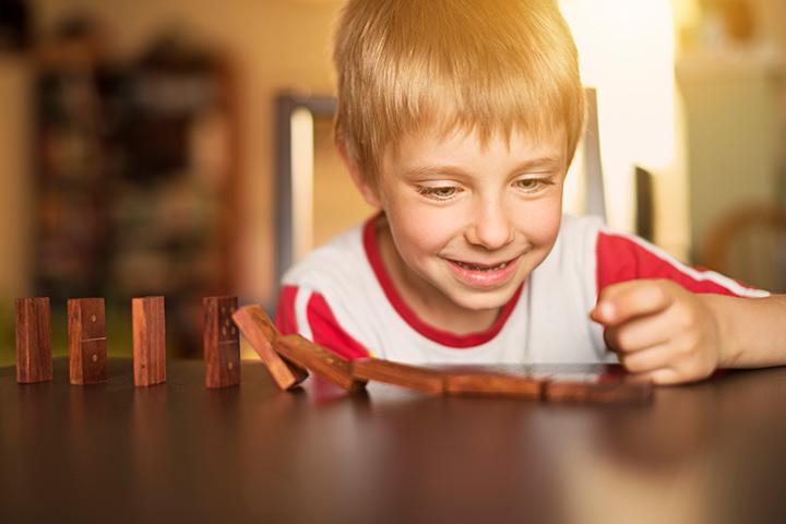 Dominoes, indoor games for kids