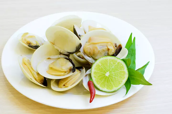 Eat mussels while pregnant, fragrant mussels in coconut and lemongrass broth