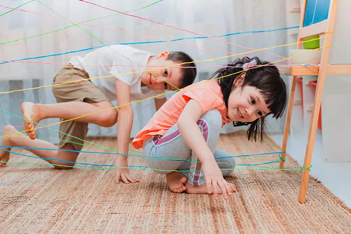 Maze runner, a fun indoor game for kids