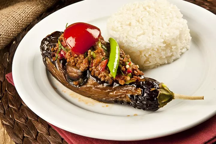 Mildly spiced curry with tomato and eggplant for babies