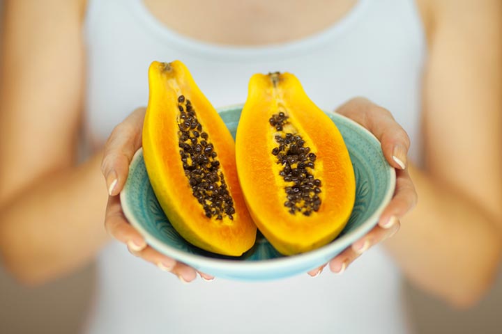 Papaya is a healthy fruit for breastfeeding mothers