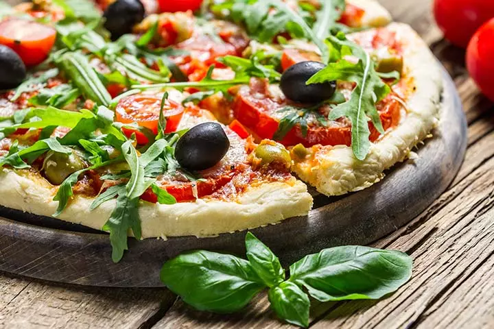 Pizza salad, healthy meal during pregnancy