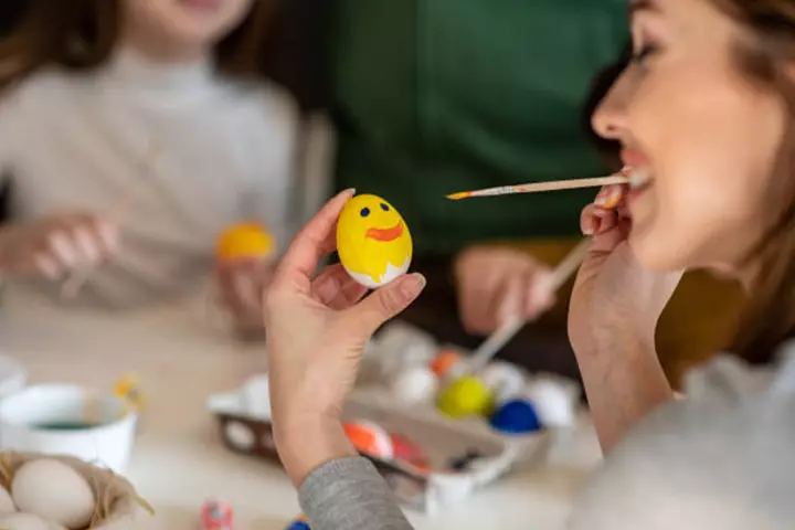 Smiley face on wooden plaque painting for kids