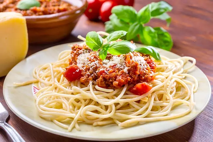 Spaghetti with butternut squash, healthy meal during pregnancy