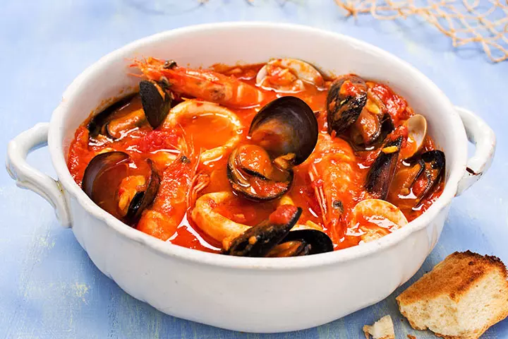 Eat mussels while pregnant, steamed mussels in tomato broth