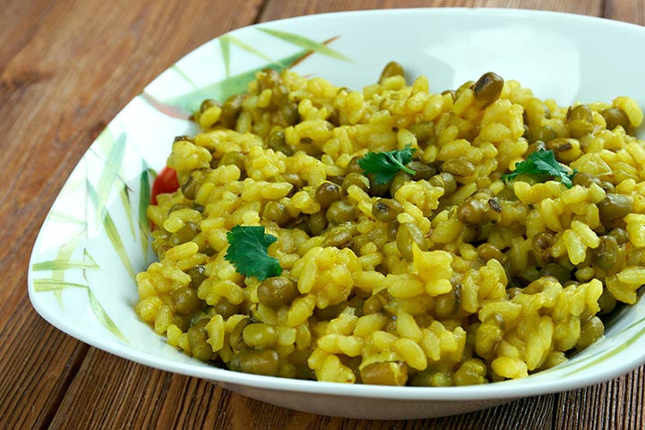 Bajra and moong dal khichdi meal during pregnancy