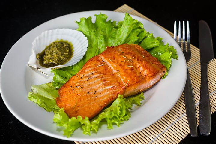 Salmon with pesto, calories while breastfeeding