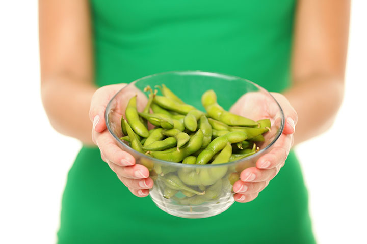Pregnant women can safely eat one serving of edamame per day 
