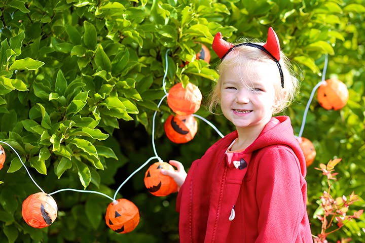 Pumpkin Scavenger Hunt Halloween game for kids