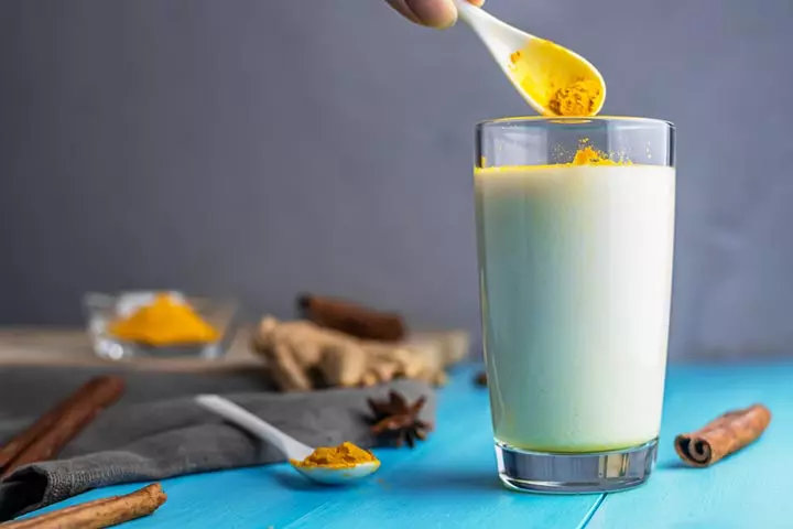 Turmeric milk can help treat wounds