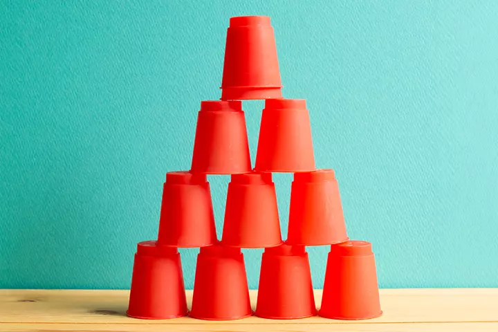 Birthday Party Games For Tweens, Cup stack