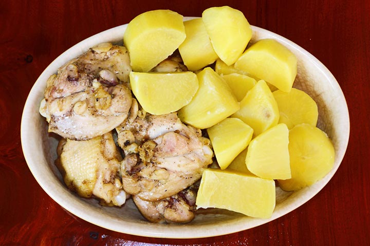 Boiled Potatoes With Onion-Fried Chicken lunch idea for toddlers